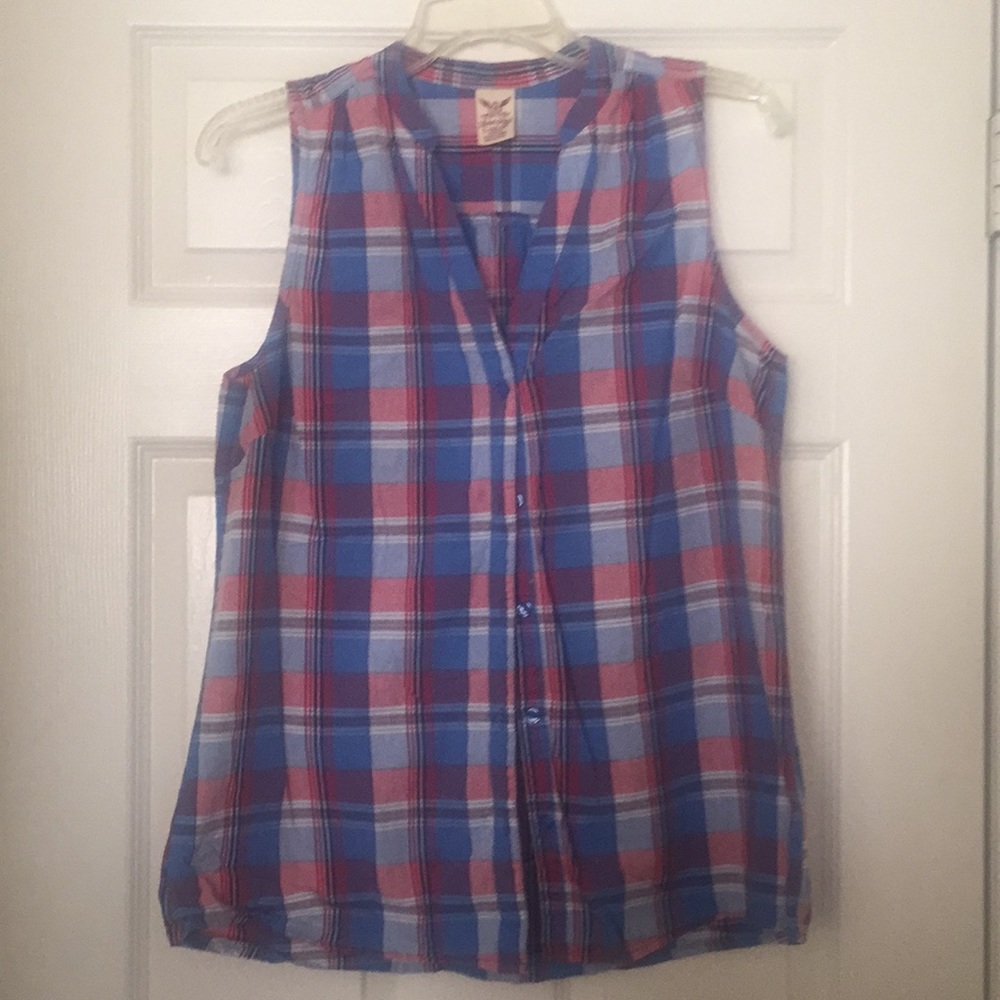 L - button up sleeveless shirt  Faded Glory misses